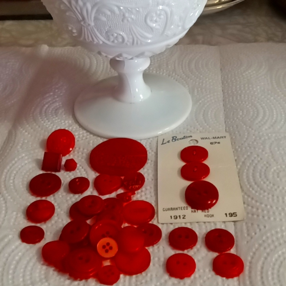 VINTAGE TO MOD RED BUTTON LOT